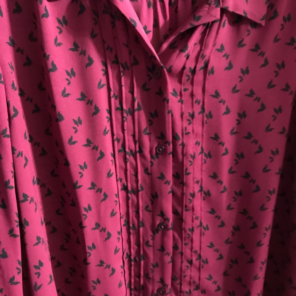 LOFT. Beautiful blouse With vintage styling